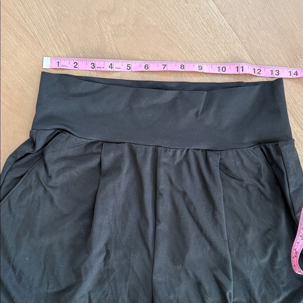 Vuori Lux At Ease Straight In Black - Picture 5 of 6